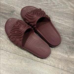 Crocs Women's Burgundy Slide Sandals M6/W8